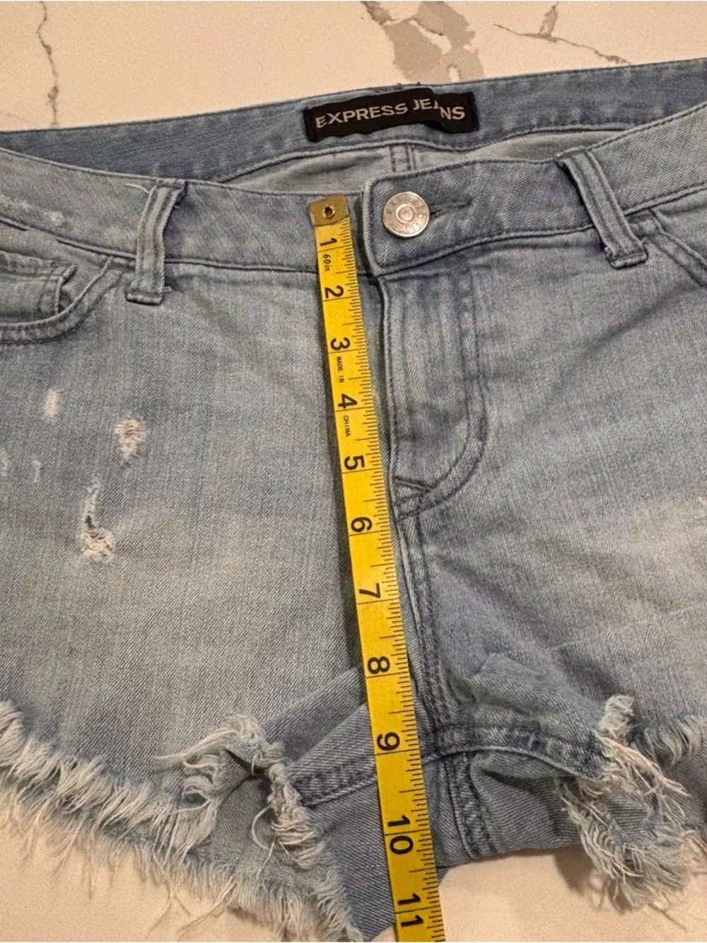 Express Light Wash Blue Distressed Denim Cutoff Jeans Shorts Women’s 12 5-Pocket